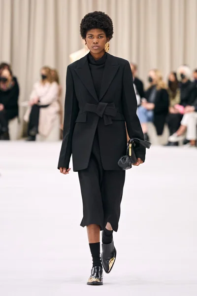 Look 15